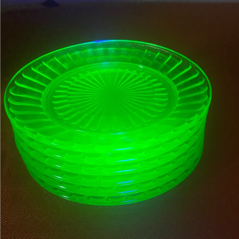 Six uranium glass salad plates 😍